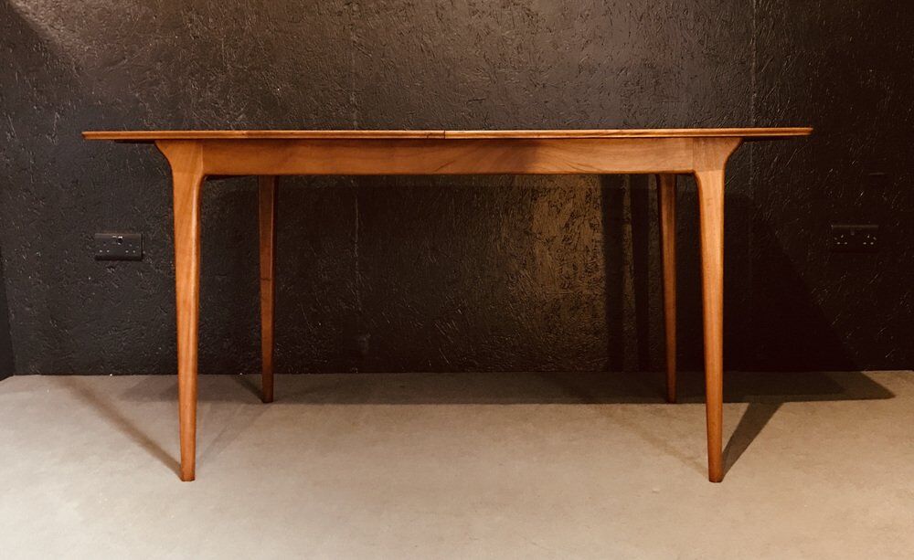 Extendable dining room table model t2 mid-century teak by Tom Robertson for McIntosh 1960s