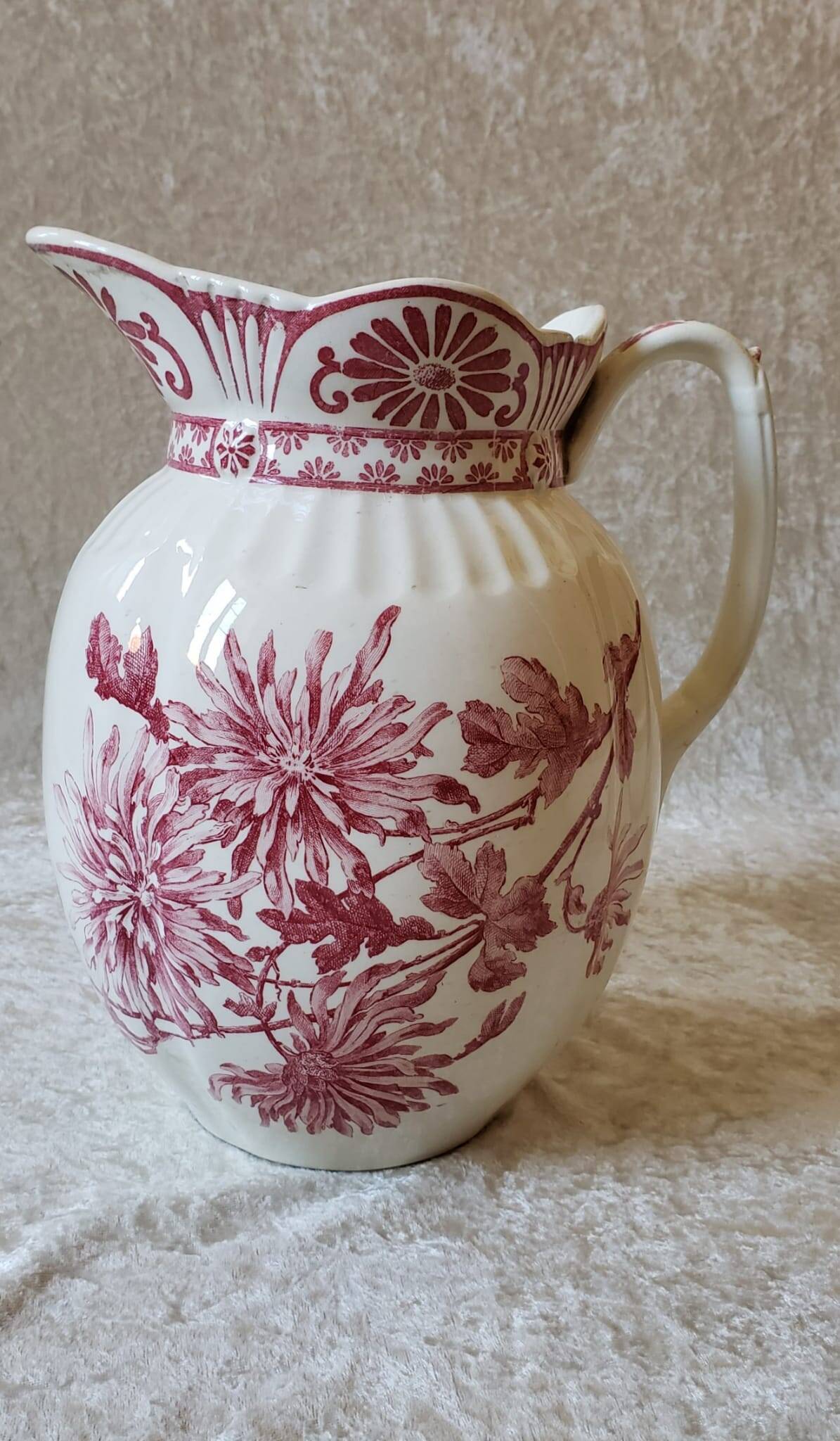 Creil and Montereau 19th century toilet set - Rare Chrysanthème model