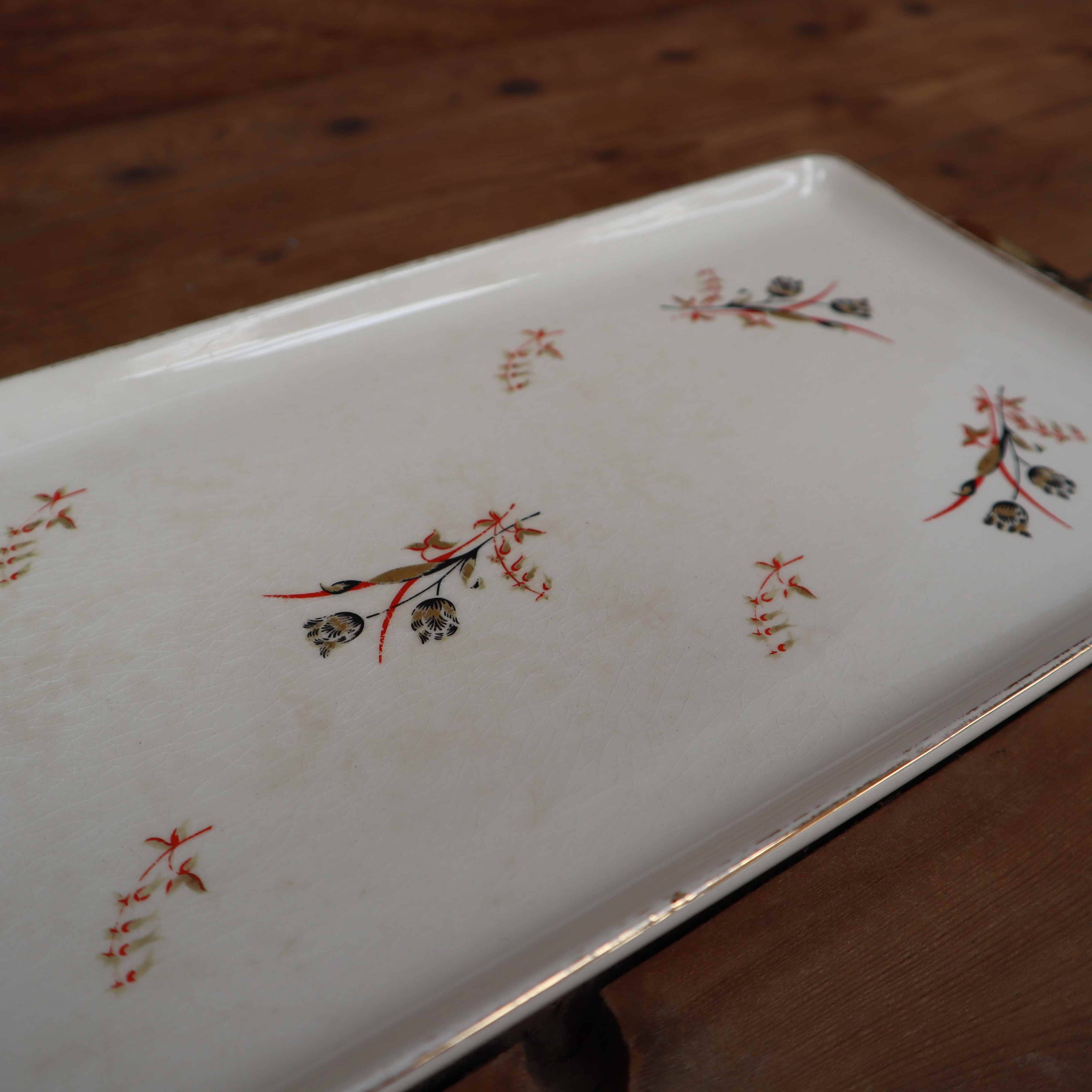 Villeroy and Boch porcelain serving tray with gold rim