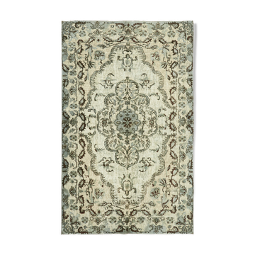 Hand-Knotted Vintage Oriental 1980s 170 cm x 267 cm Grey Rug