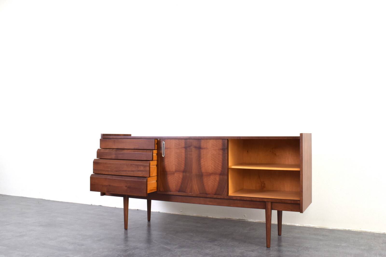 Mid-Century Polish Walnut Sideboard from Bytomskie Fabryki Mebli, 1960s.