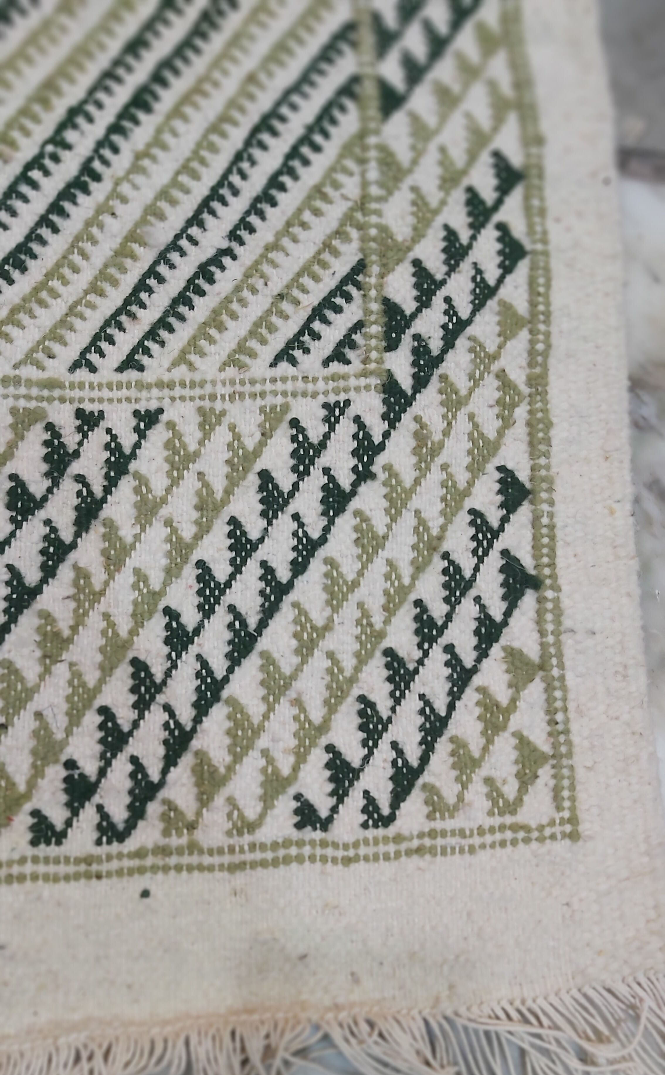 Ethnic white and green carpet 75x135cm