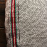 Cushion torchons chevrons bands red green yellow