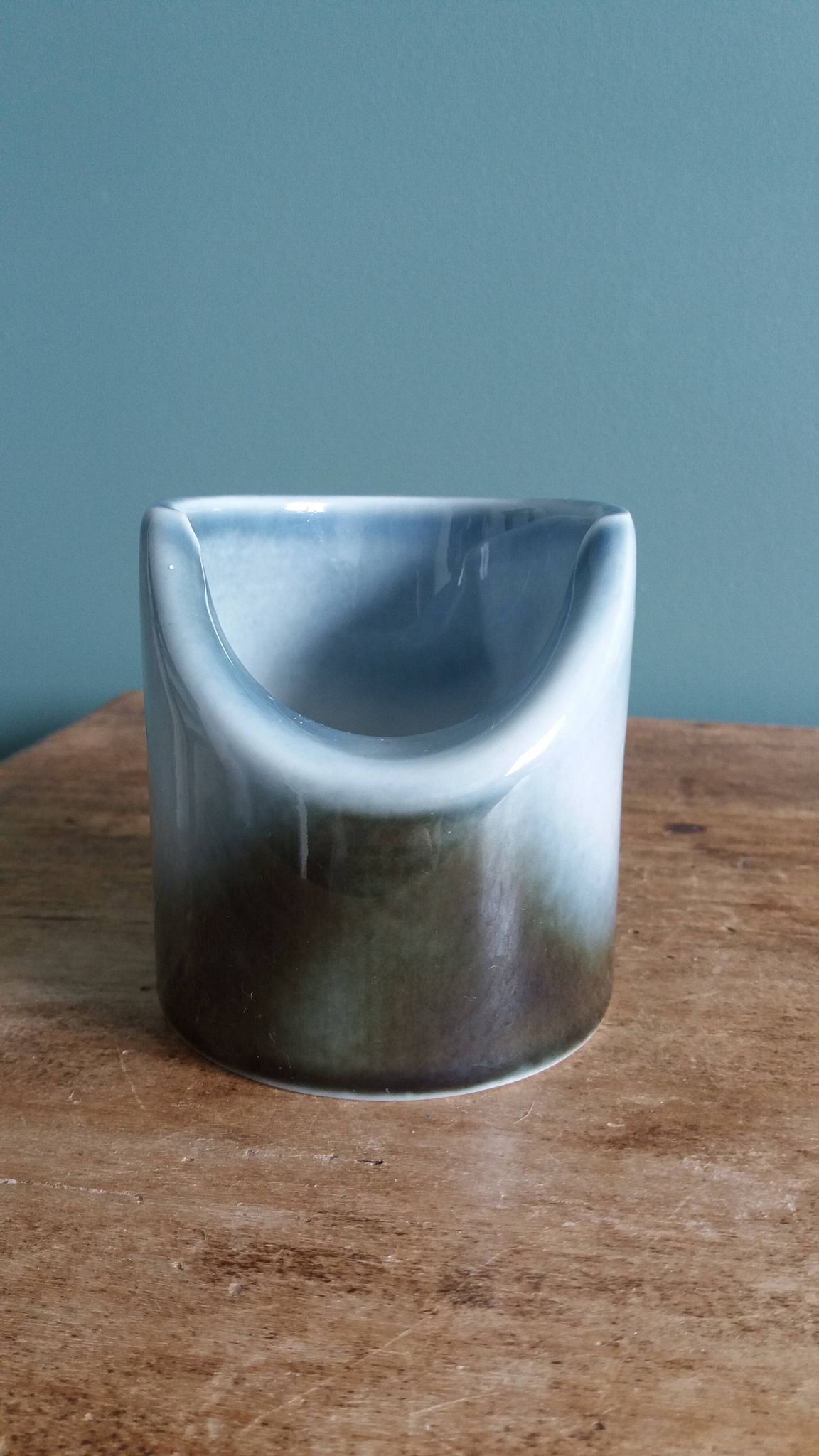 Vase Virebent porcelaine forme rouleau cylindre à col plongeant