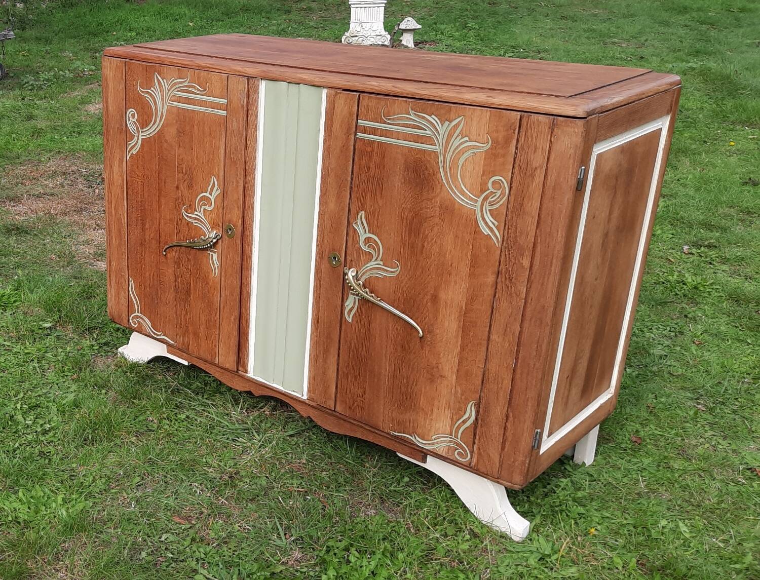 Buffet 2 tiroirs et 2 portes