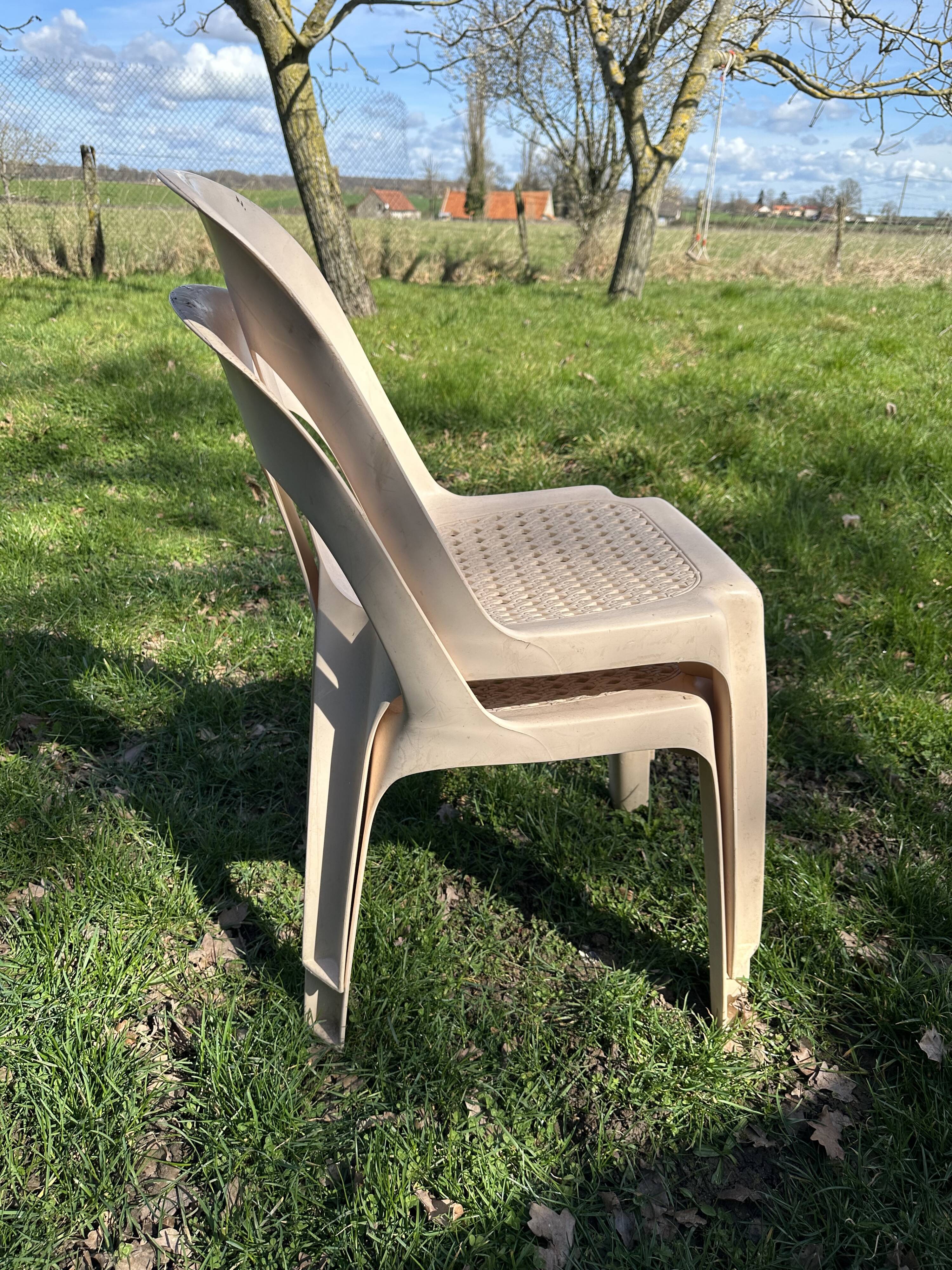 Paire de chaises Stamp Henry Massonnet vintage