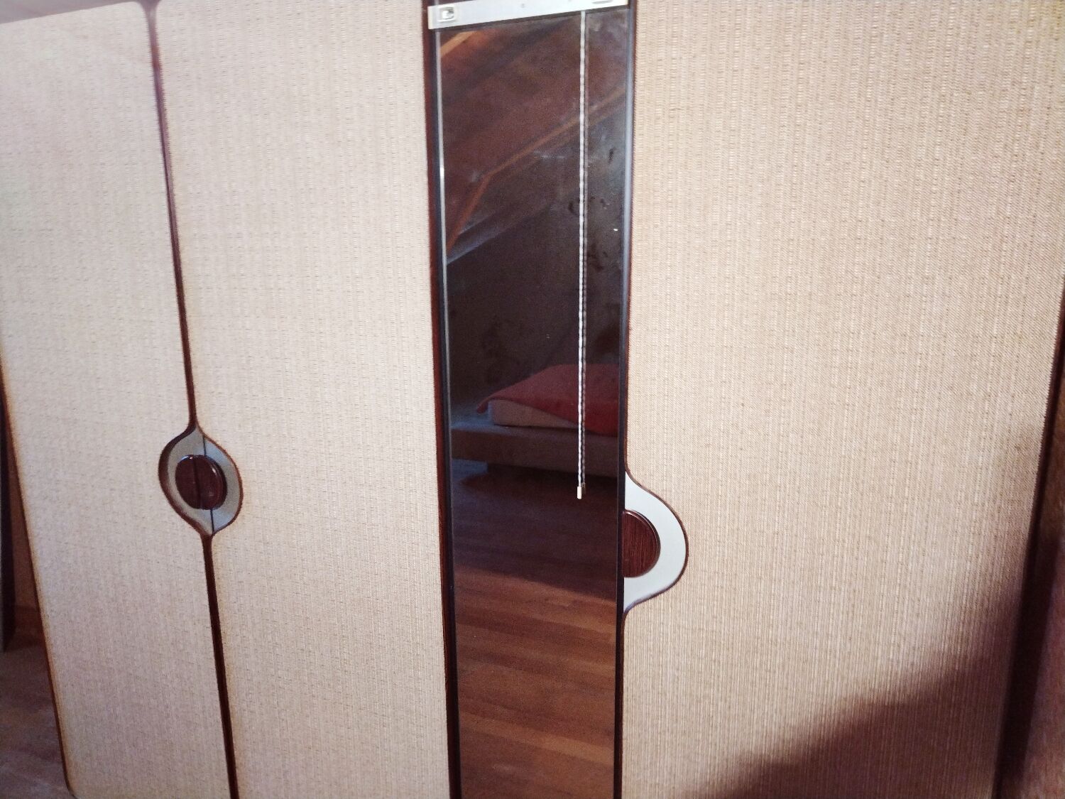 Armoire space age palissandre