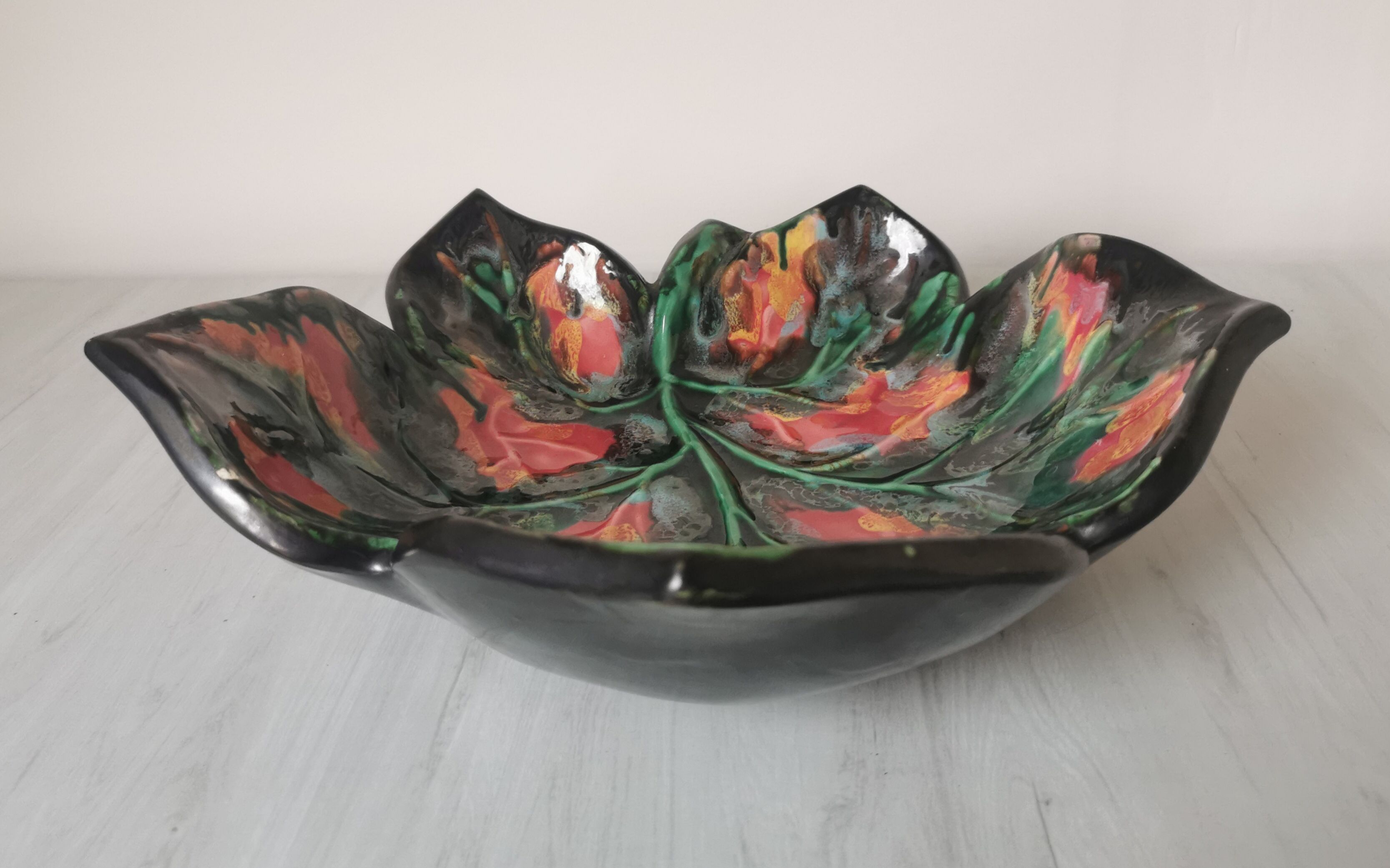 Vintage glazed ceramic trinket bowl