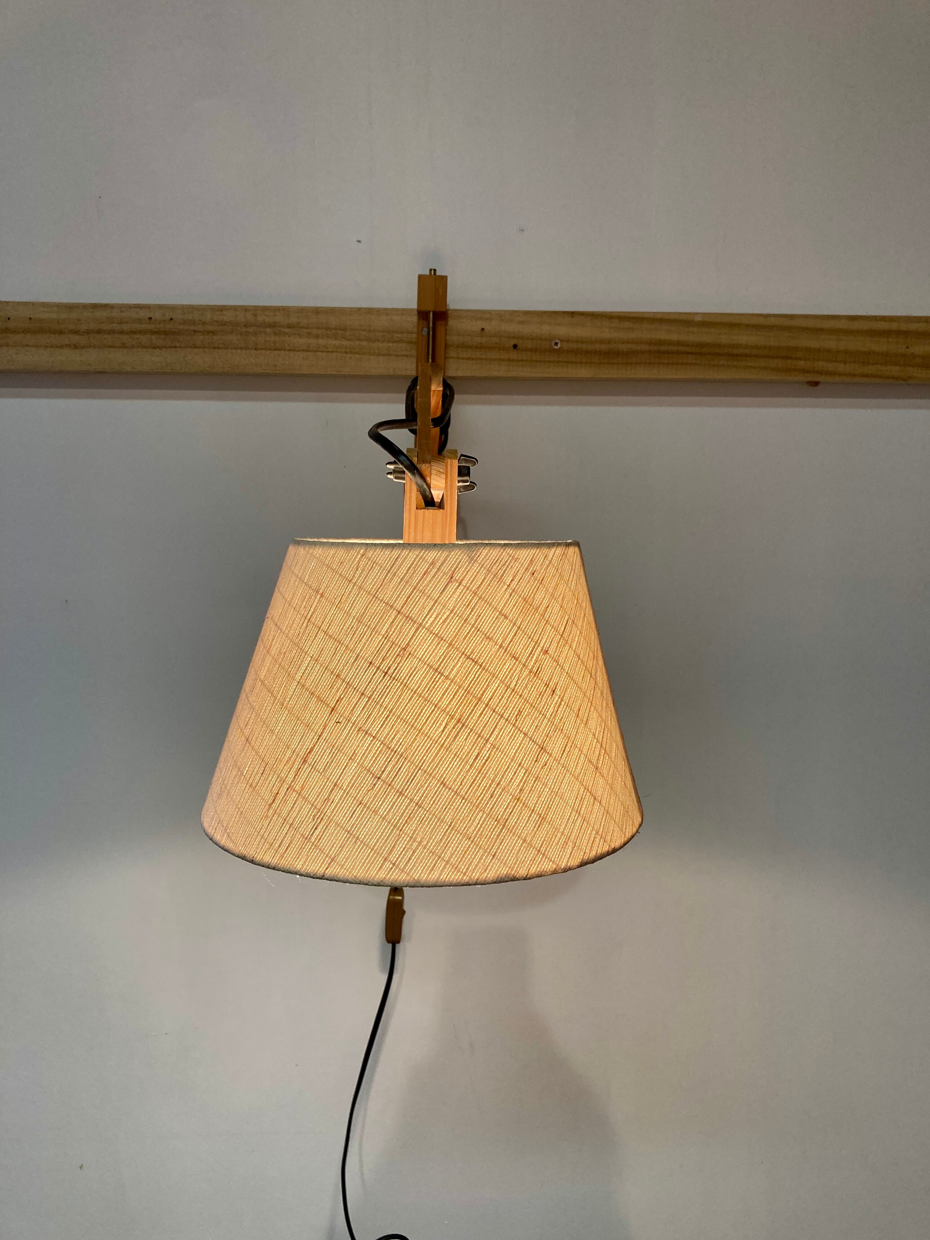 Wall lamp Le Klint scandinave 1950 Pair of 70's Plia chairs Castelli