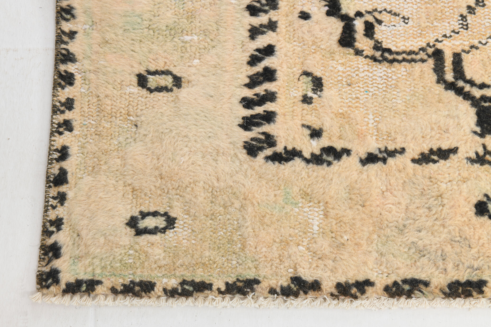 5x8 beige tones wool classic vintage rug 253x166cm
