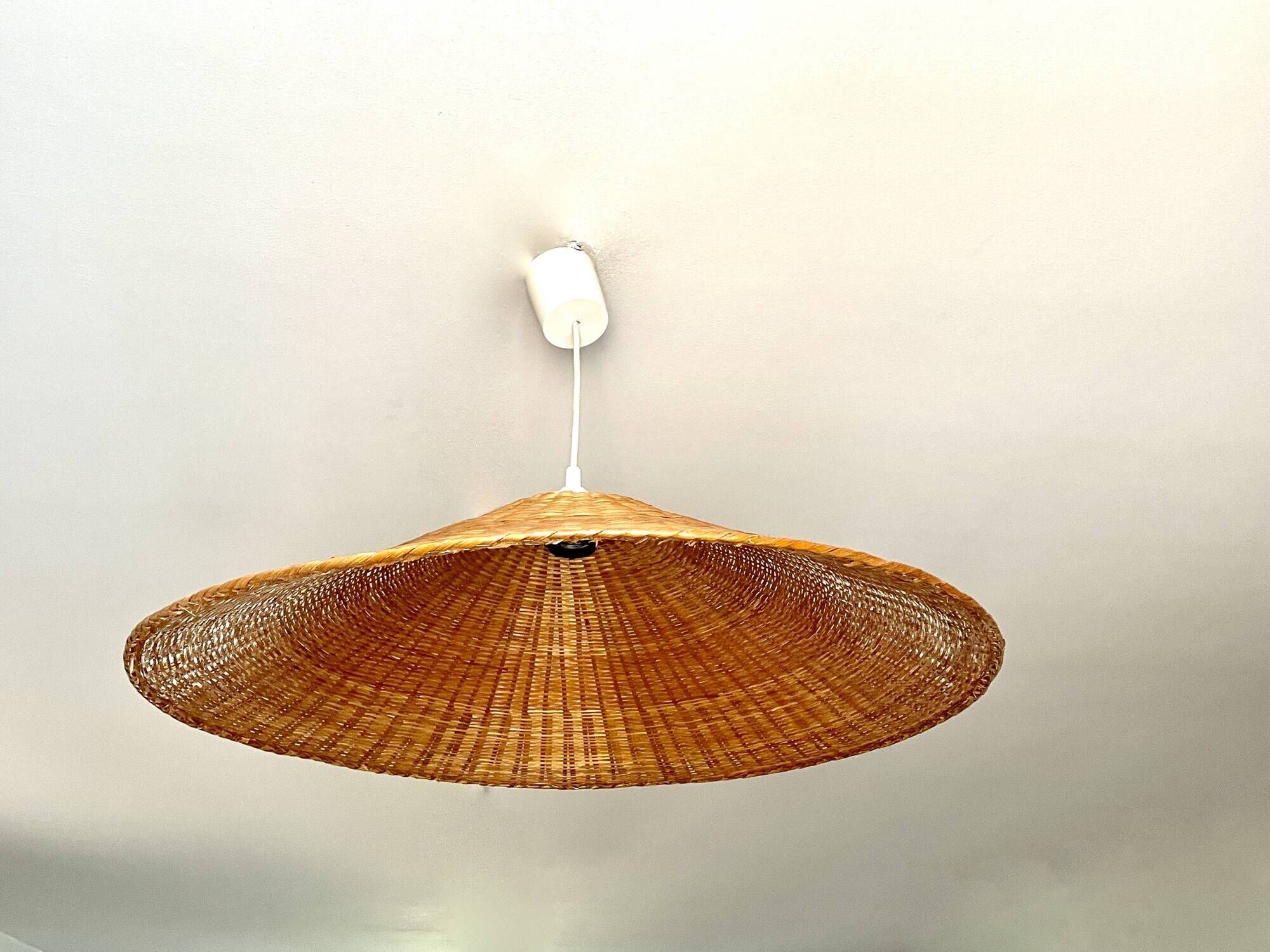Large suspension in braided fibers 1970