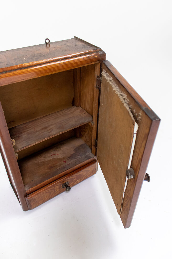 Armoire à pharmacie Art déco