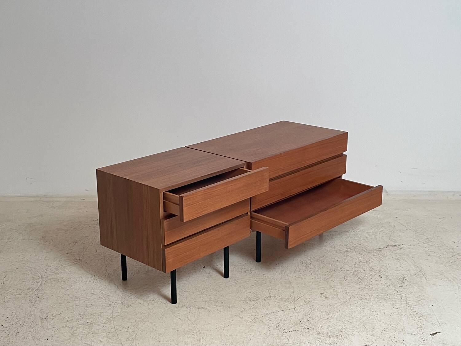 Pair of teak chests of drawers from the 1950s.