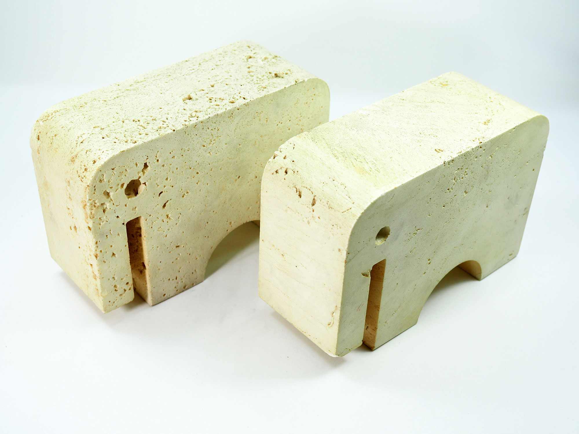 Pair elephant bookends travertine Fratelli Mannelli, 1970s
