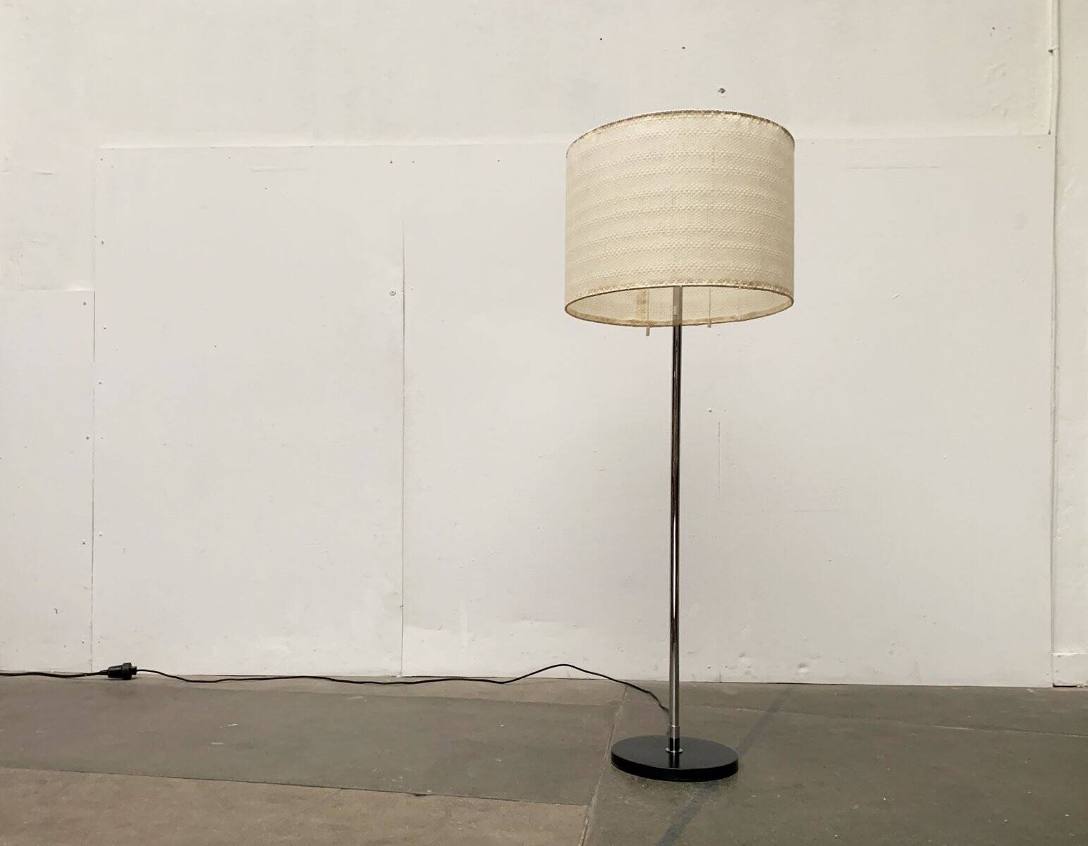 Mid-century minimalist floor lamp by Cosack, 1960s.