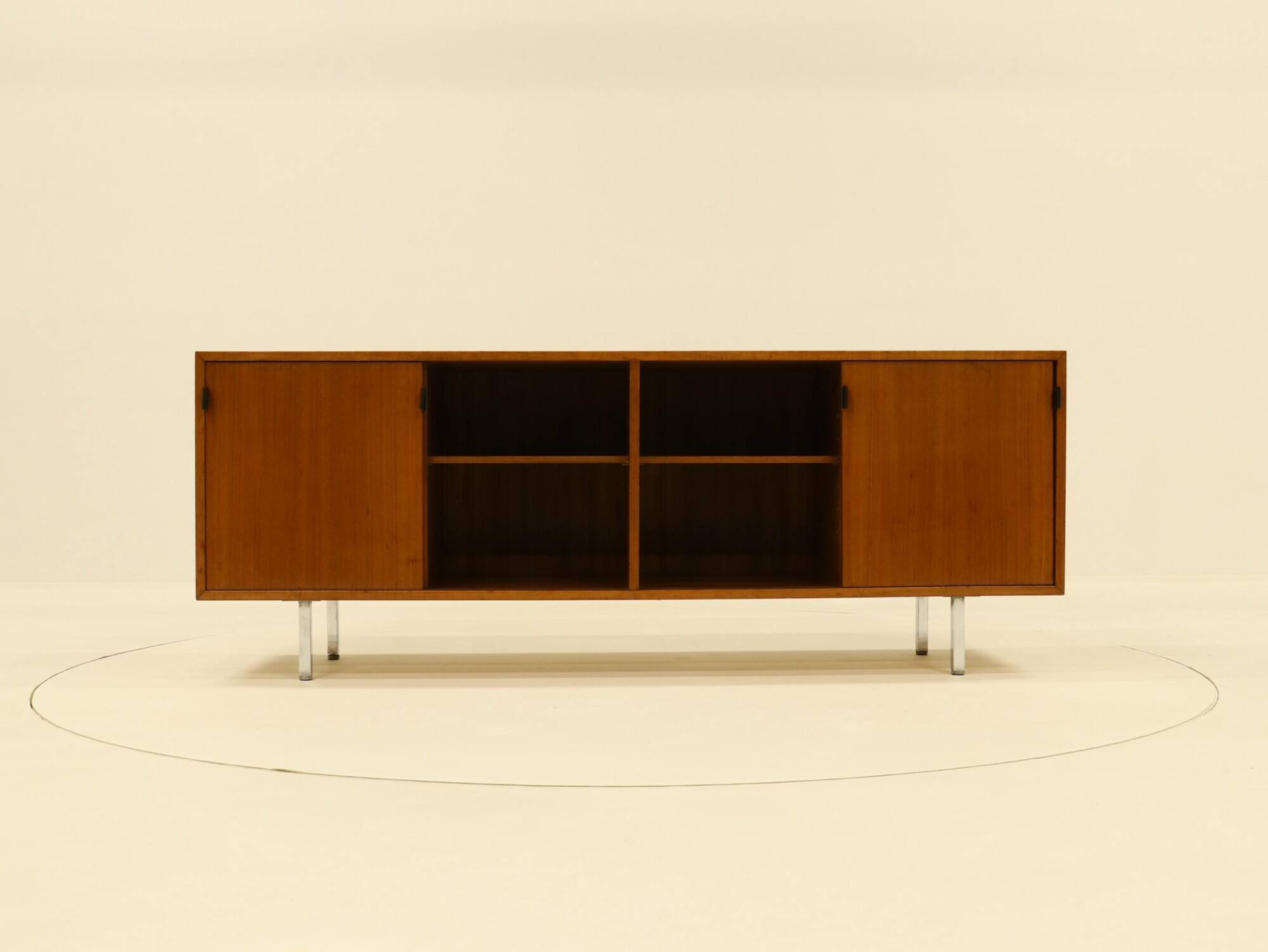 Buffet de style Mid-Century signé Florence Knoll pour Knoll International