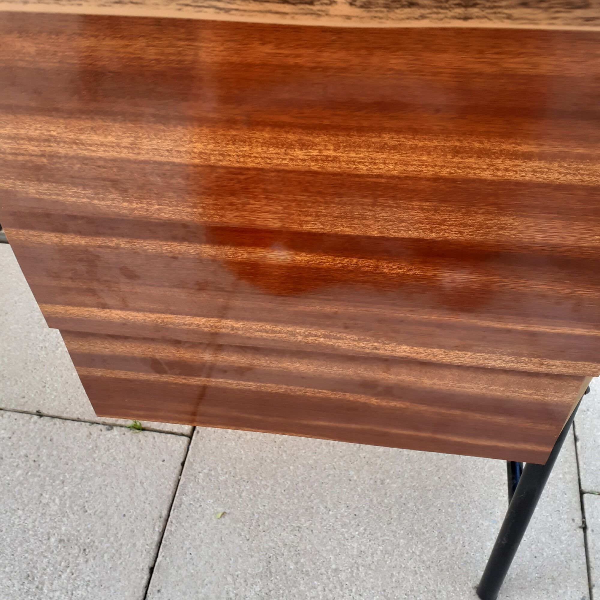 Office of the Years 1970. In formica and structure in black metal. 3 drawers.