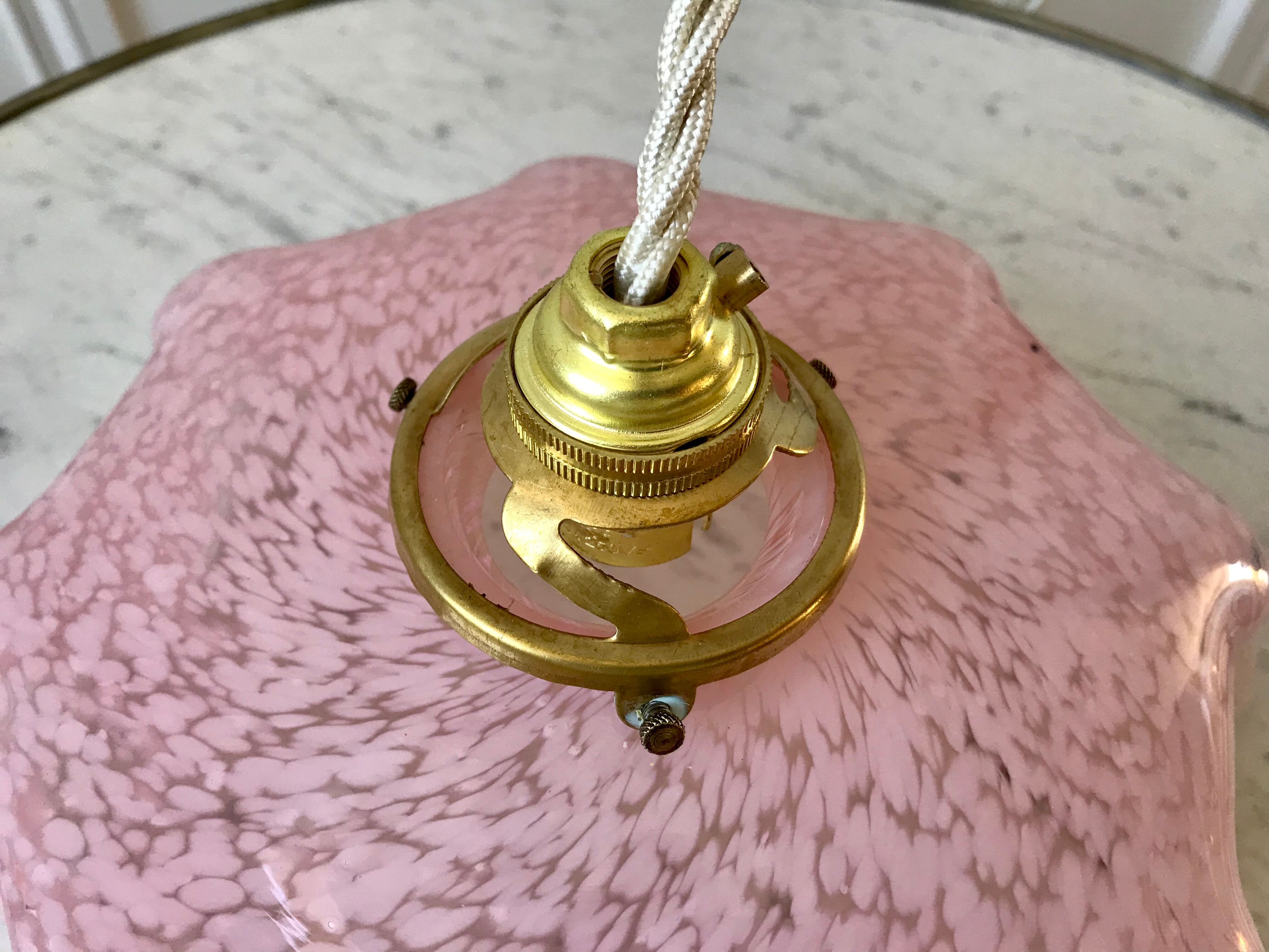 Walking suspension in Clichy glass speckled pink bobon years 20-30