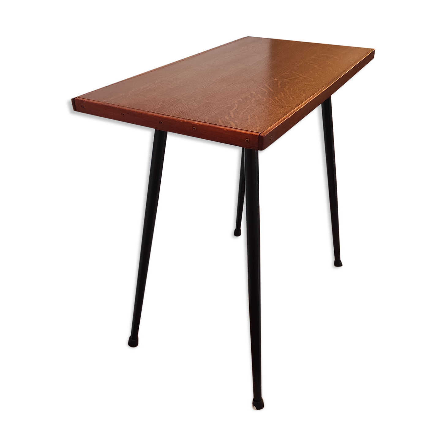 Black metal foot console