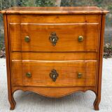 Commode de style mix Louis XV Louis Philippe noyer massif queue d'aronde