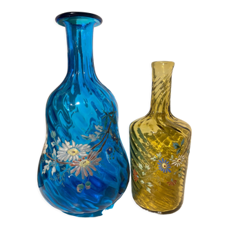 2 bouteilles en verre tourné peint et émaillé Napoleon III 3