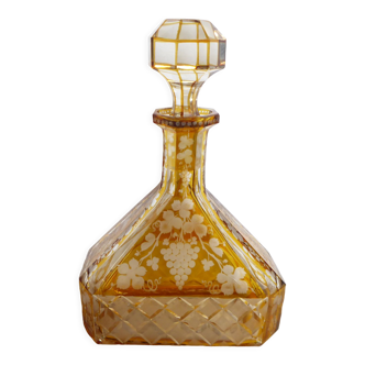 Carafe en cristal gravé et taillé
