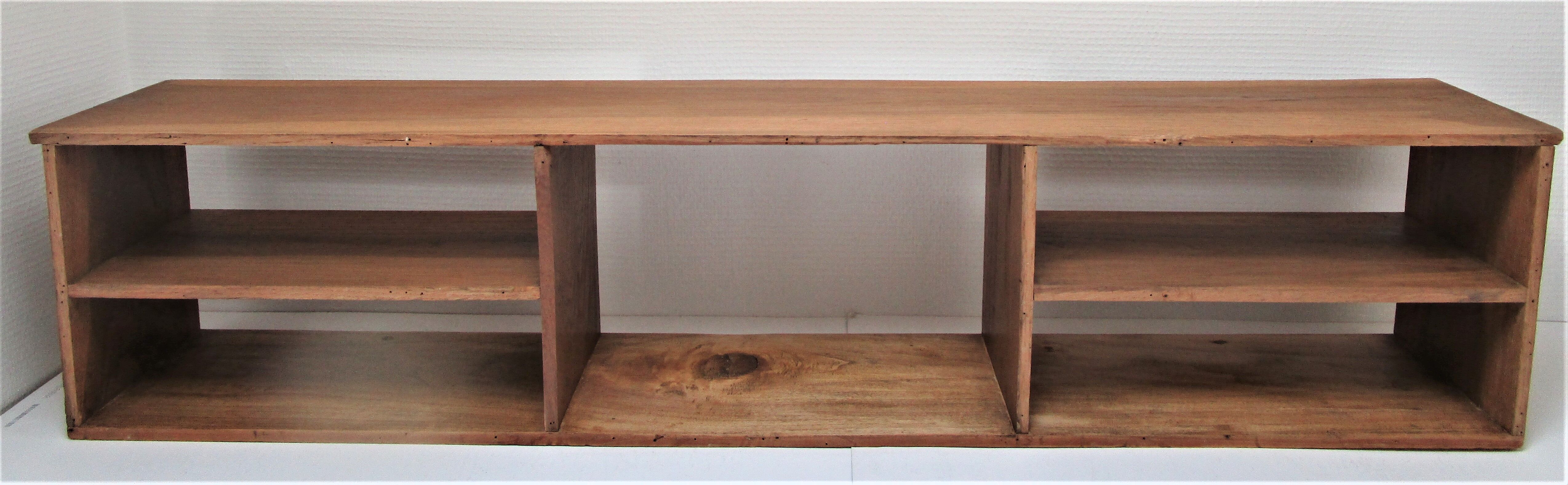 Shop display case shelf to lay in oak wood and old patinated pine