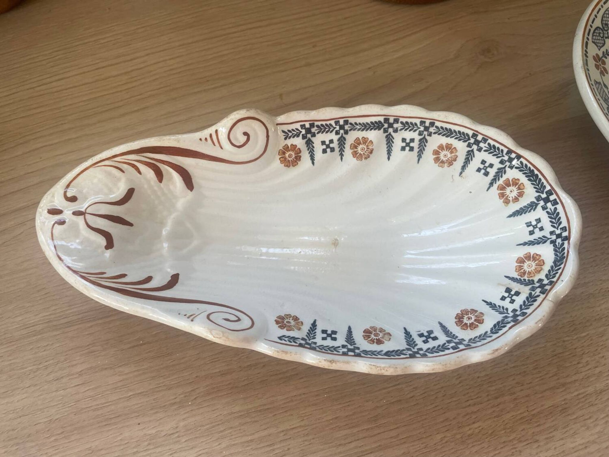 St Amand iron earth dishes