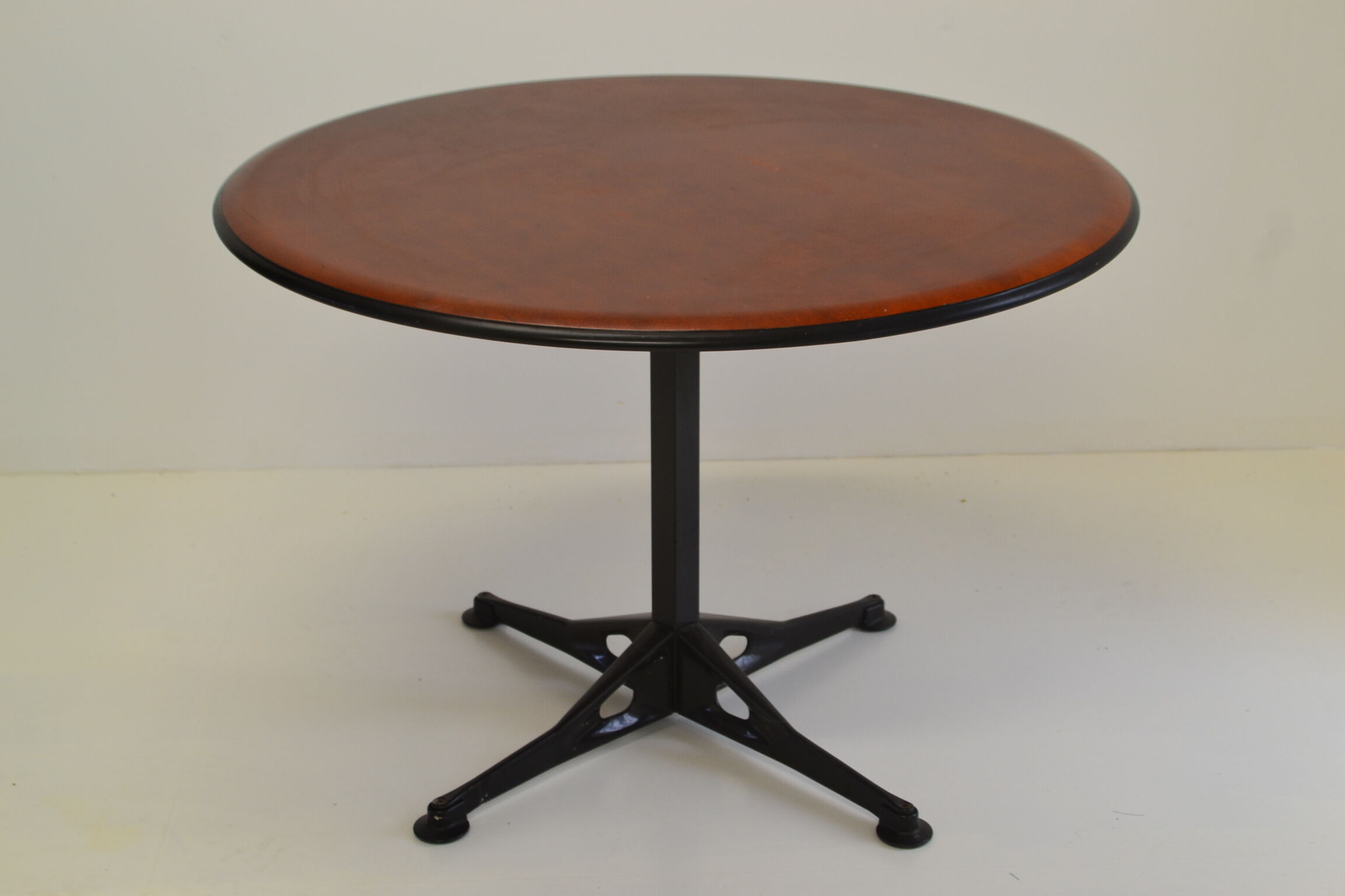 Herman Miller dining table from the 1970s