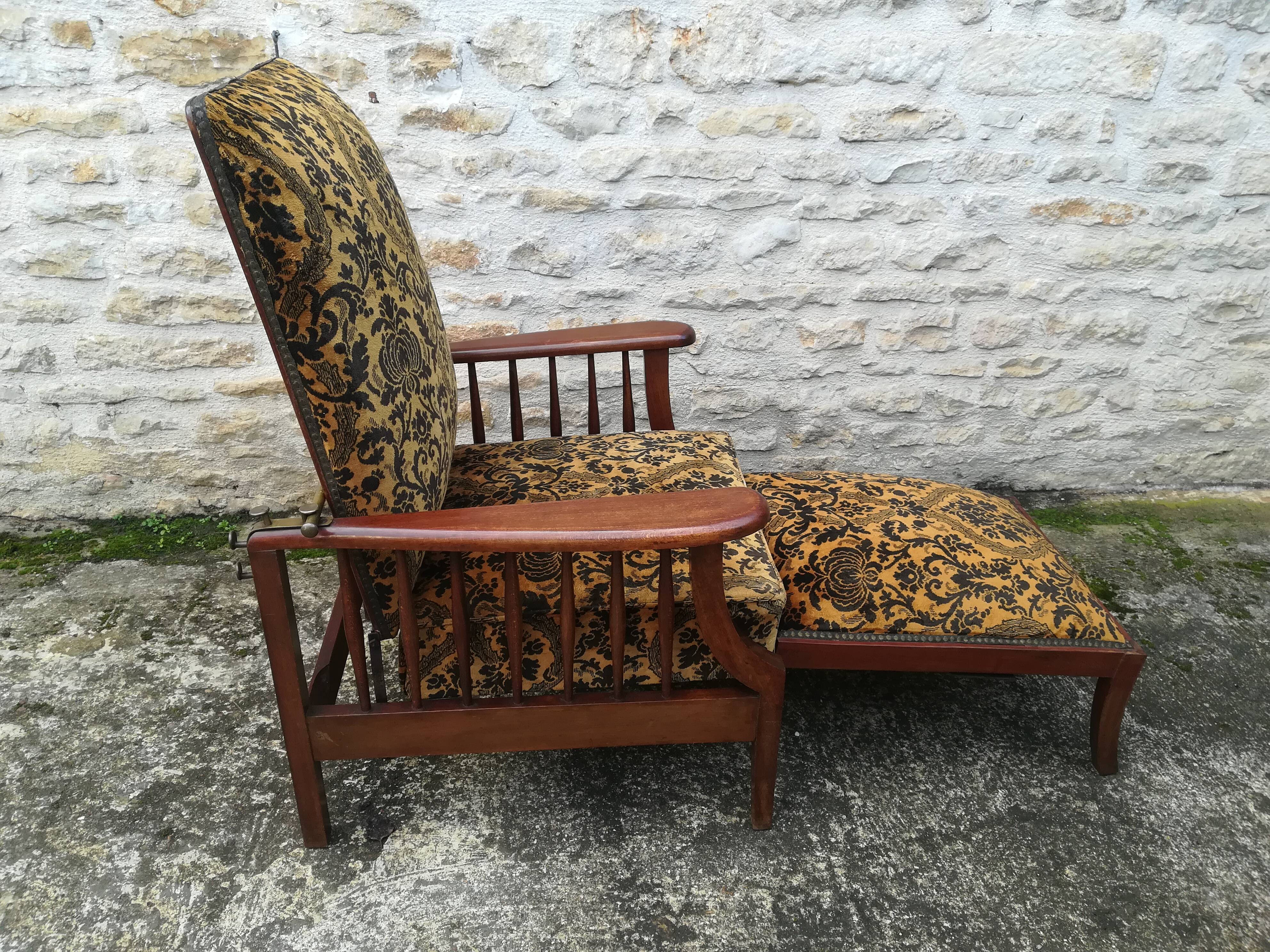 Morris armchair retractable footrest