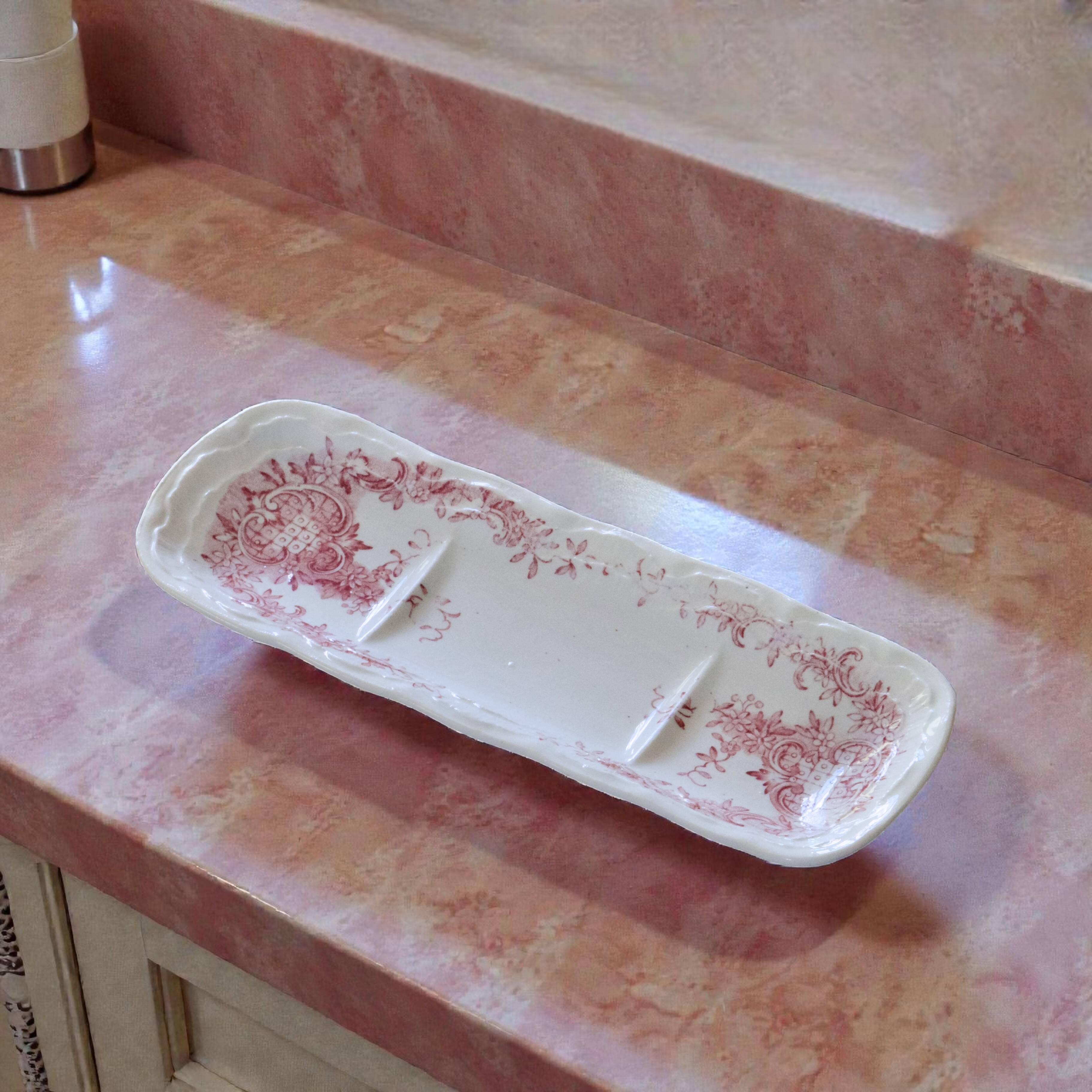 Small 19th-century dish in pink ironstone.