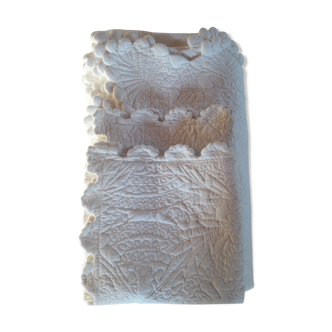 Covers large size bed and taies boutis cotton white Provencal style