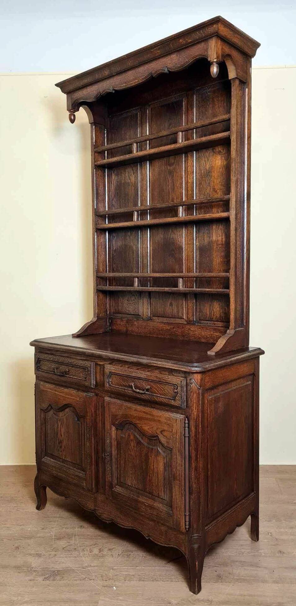 Vaisselier style louis xv en bois massif vers 1950