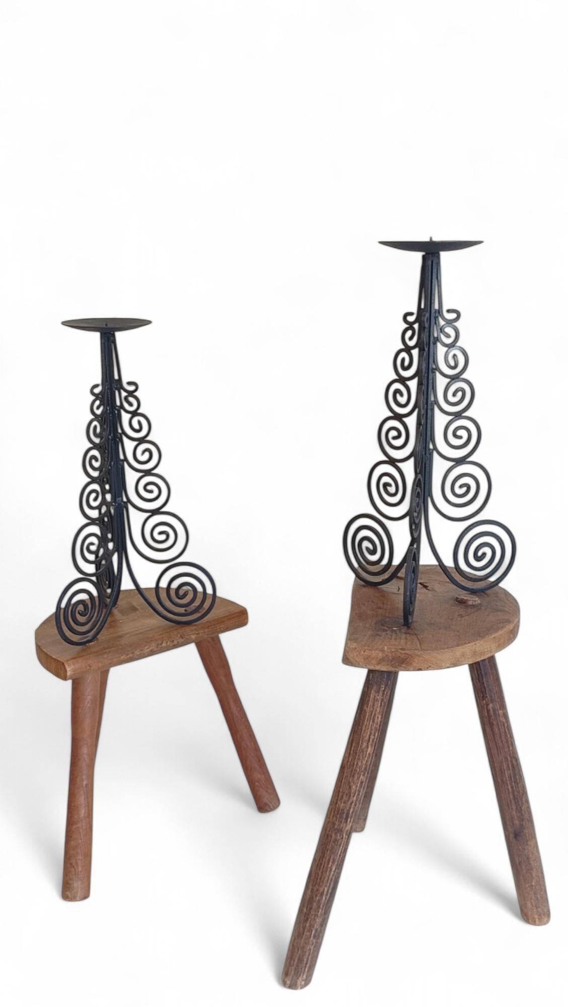 Paire de candélabres en fer forgé à la main, Espagne, vers les années 1970.