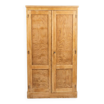 oak wardrobe