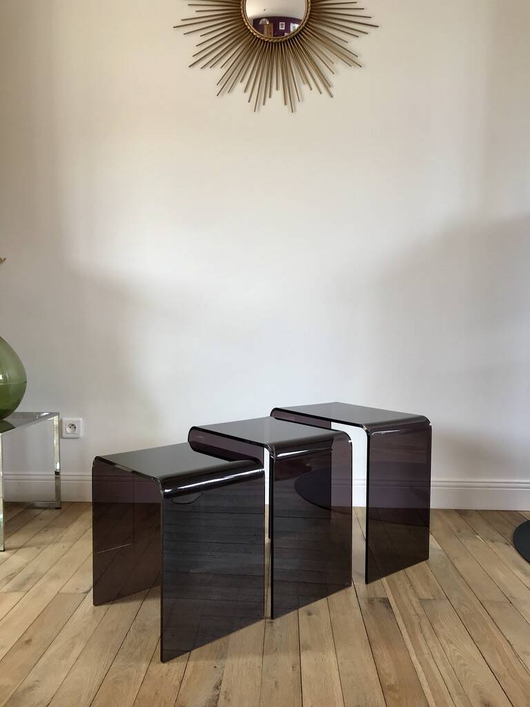 Set of 3 nesting coffee tables in smoked plexi / purple 70s