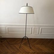 Lampadaire tripode et porte revue 1950