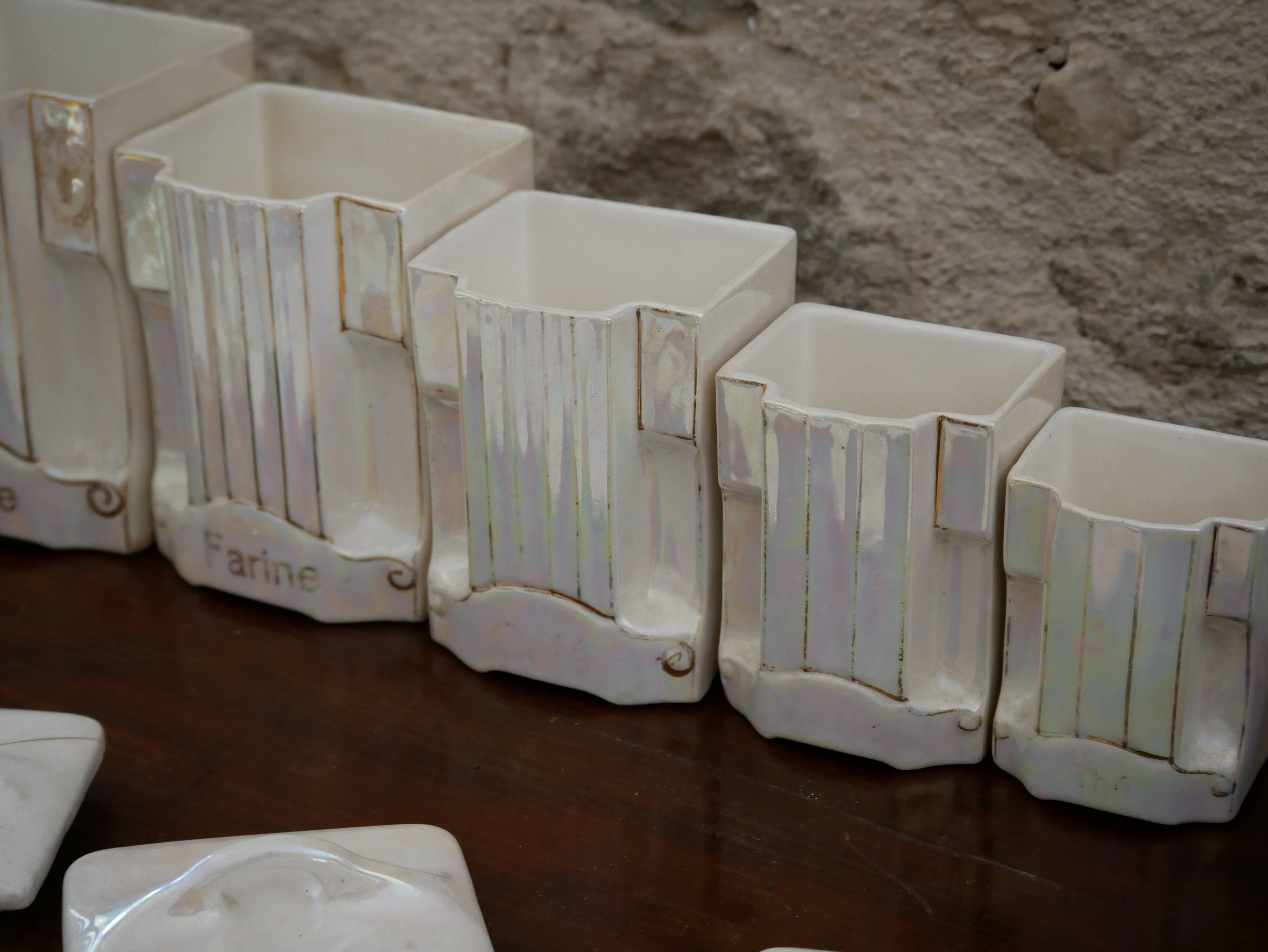 Spice pots