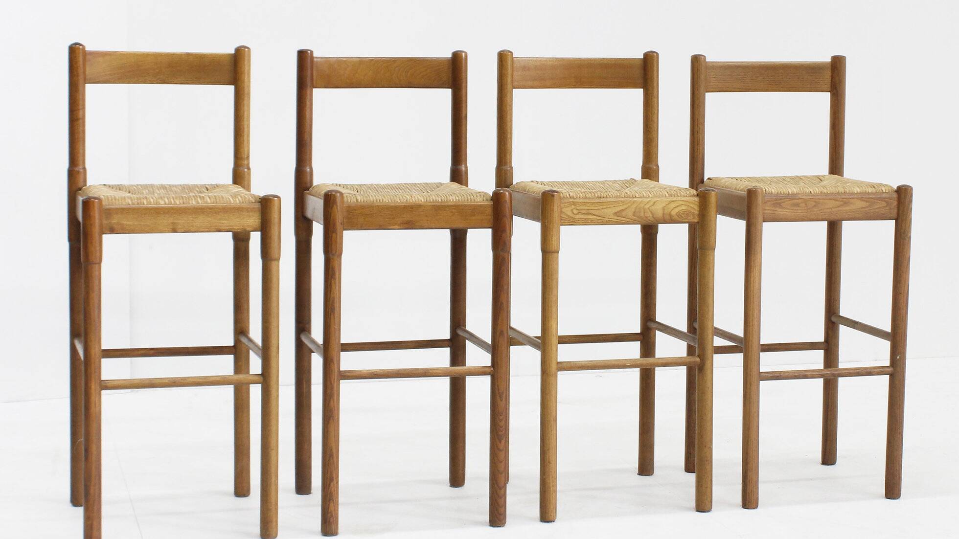 Ensemble de tabourets de bar vintage Vico Magistretti en frêne et paille, Italie