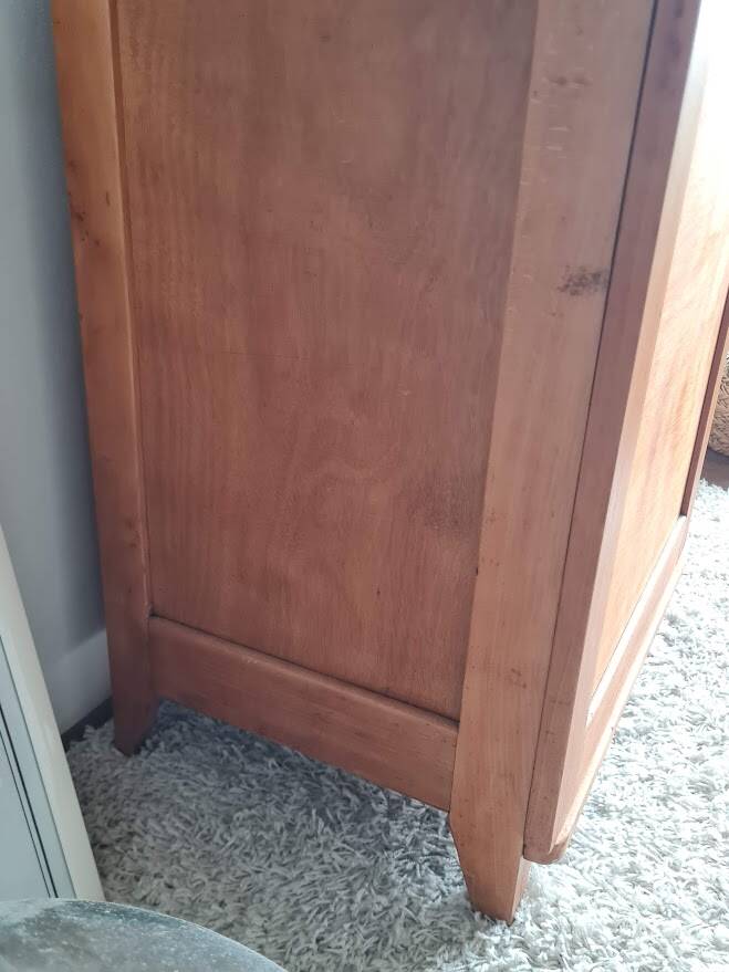 Parisian glass-fronted cupboard, type sideboard.