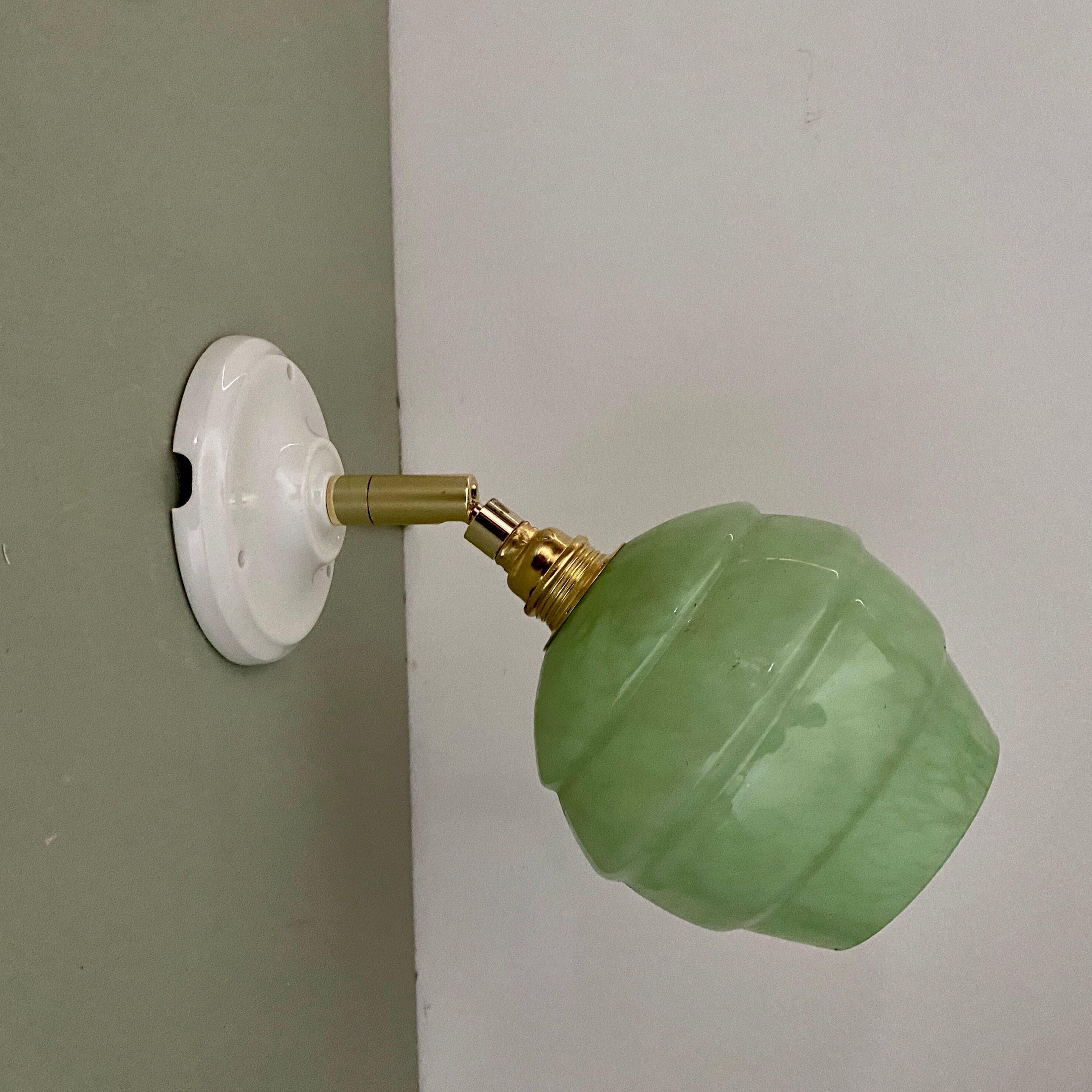 Vintage tulip wall lamp in glass from Clichy green mint