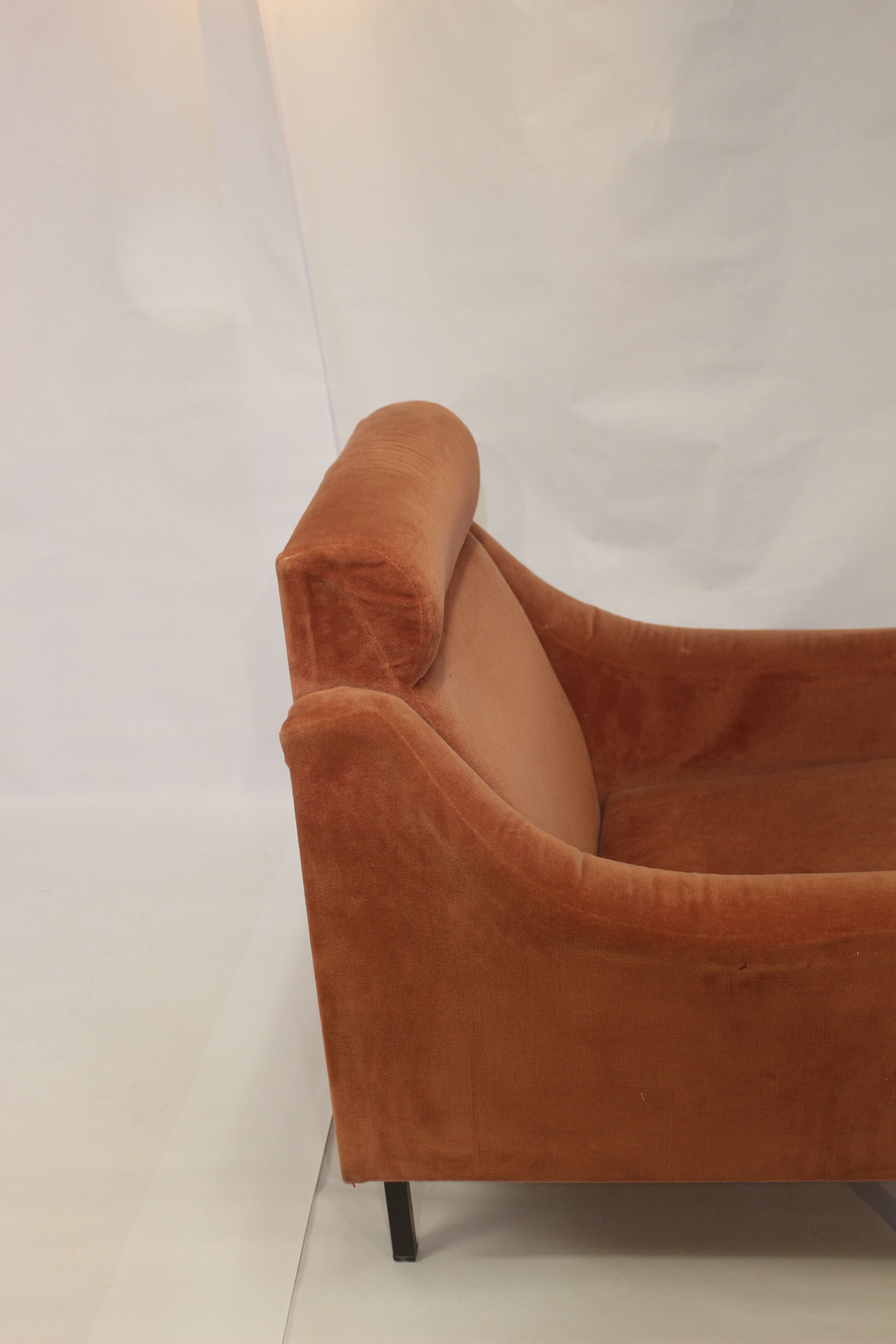 Paire de fauteuils cube en velours style Italien années 70