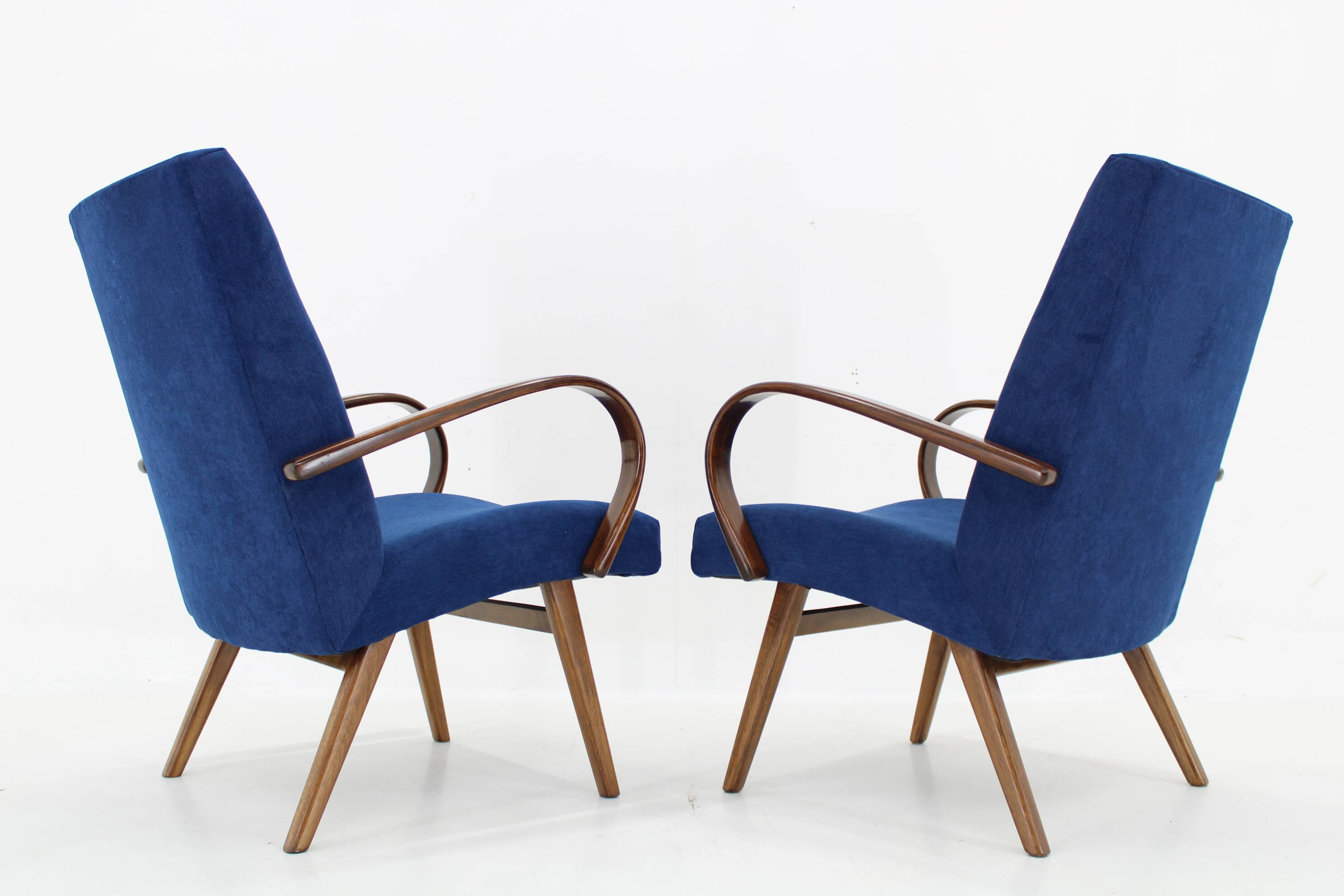 1960s Pair of Jaroslav Smidek Armchairs for TON, Czechoslovakia
