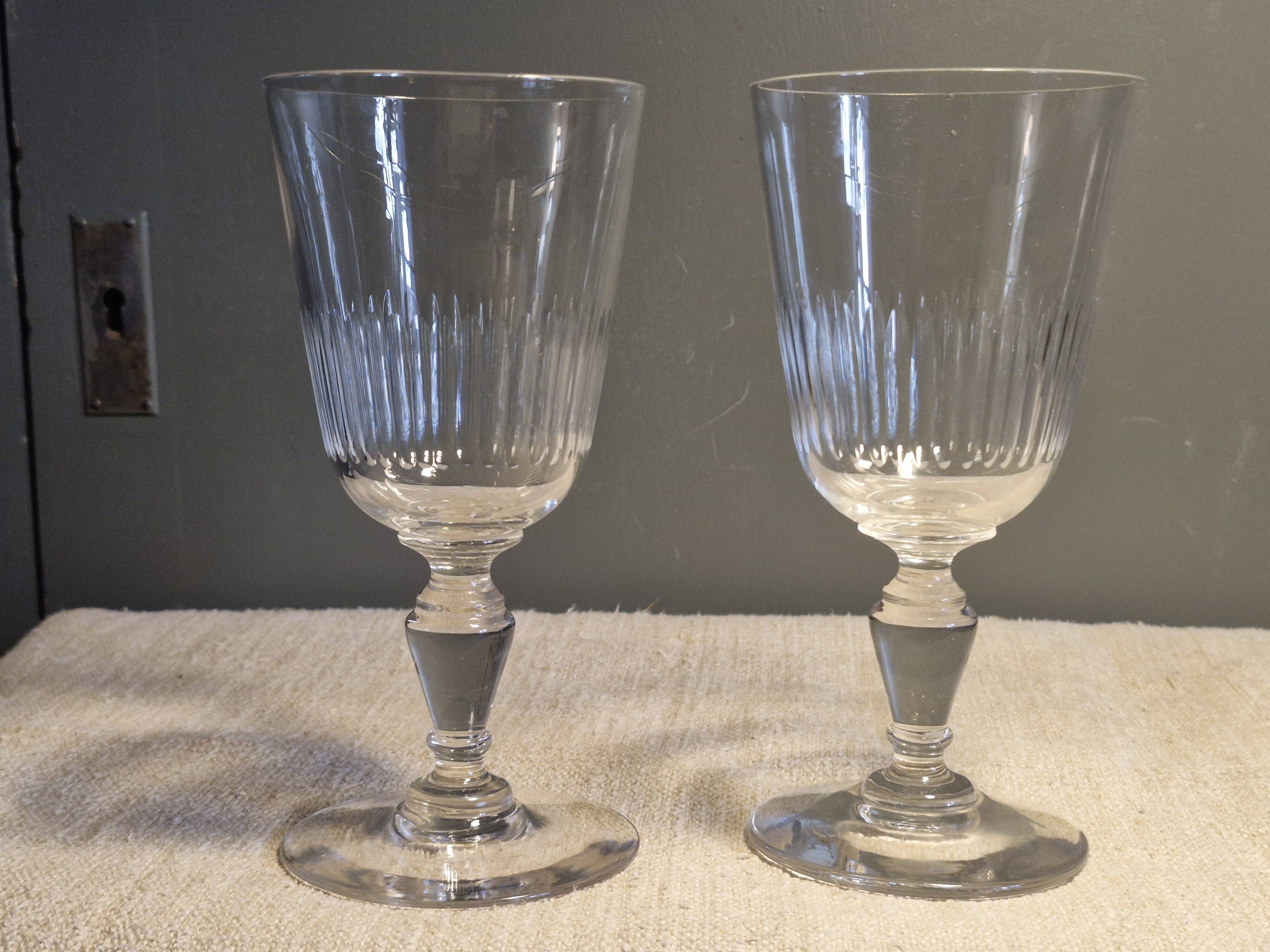2 Verres a eau/Vin anciens à fines cotes - Cristal de Baccarat