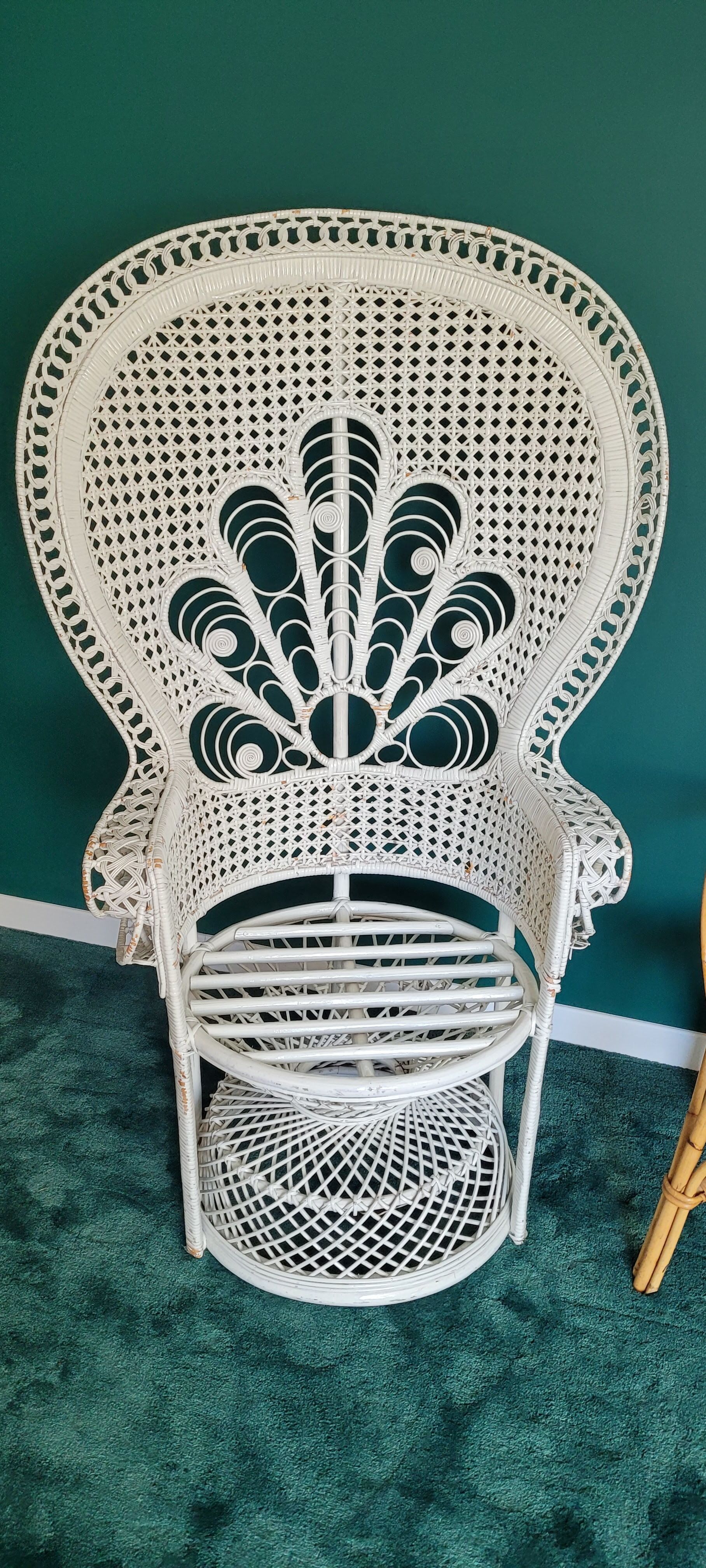Armchair Emmanuelle white with cushion