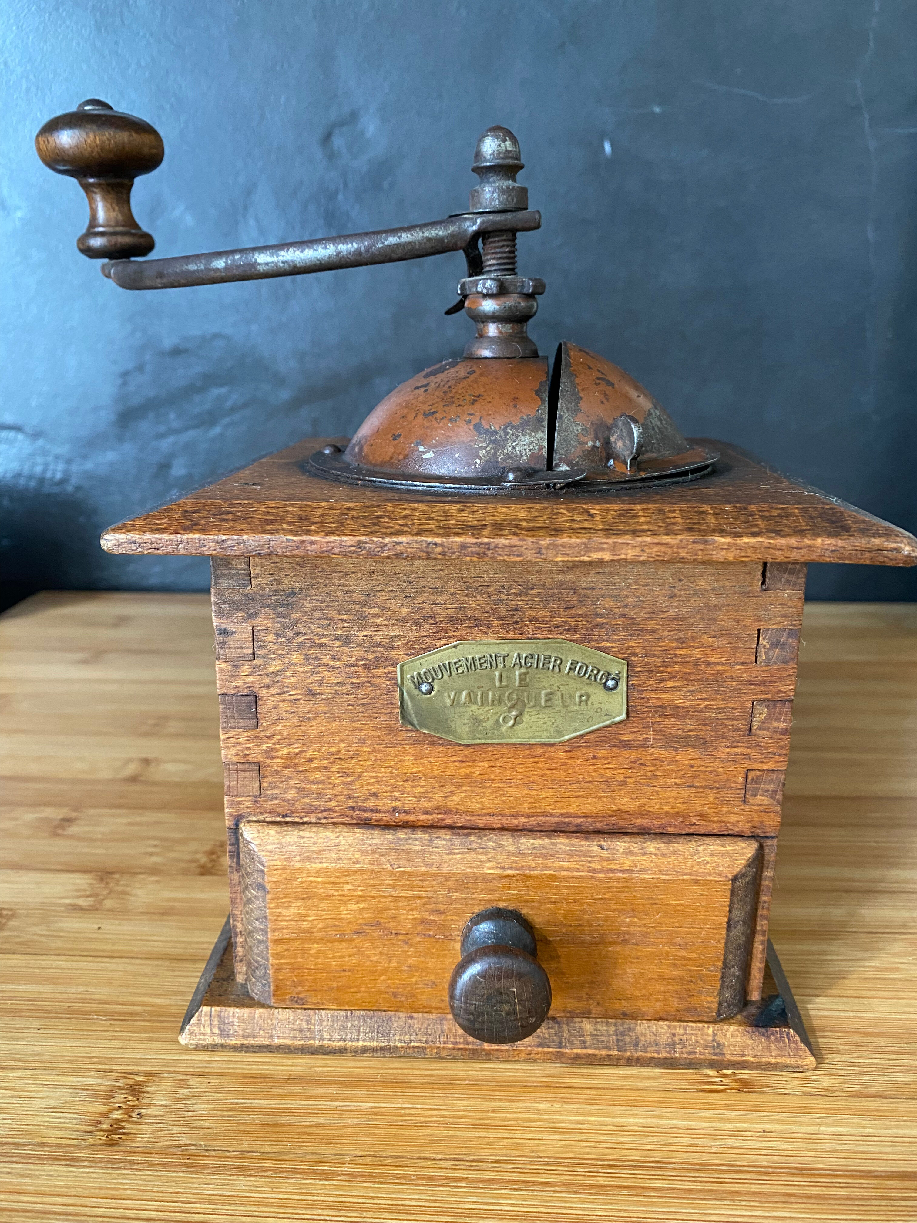 Coffee grinder "le vainqueur"