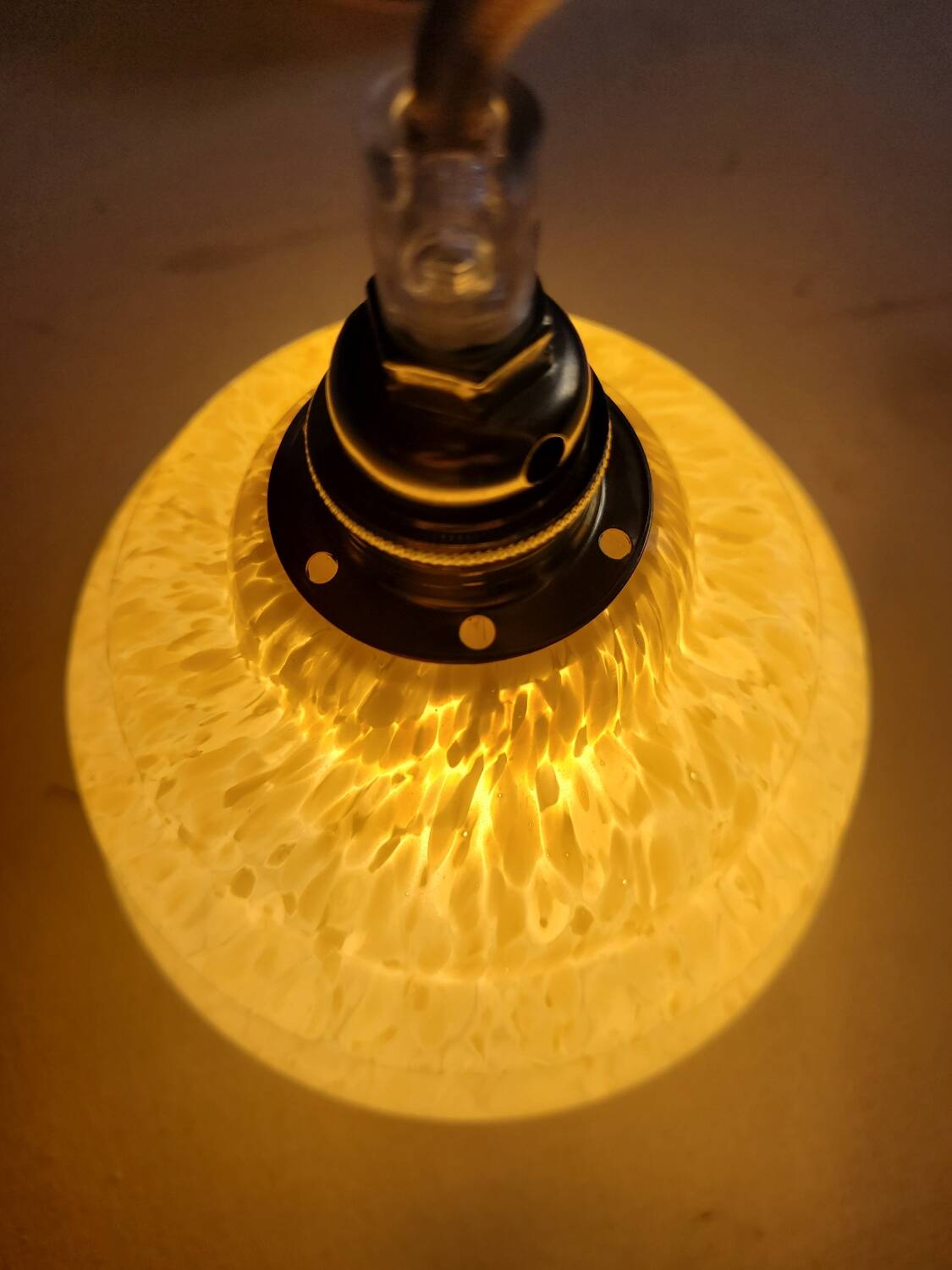 Baladeuse en verre de Clichy jaune