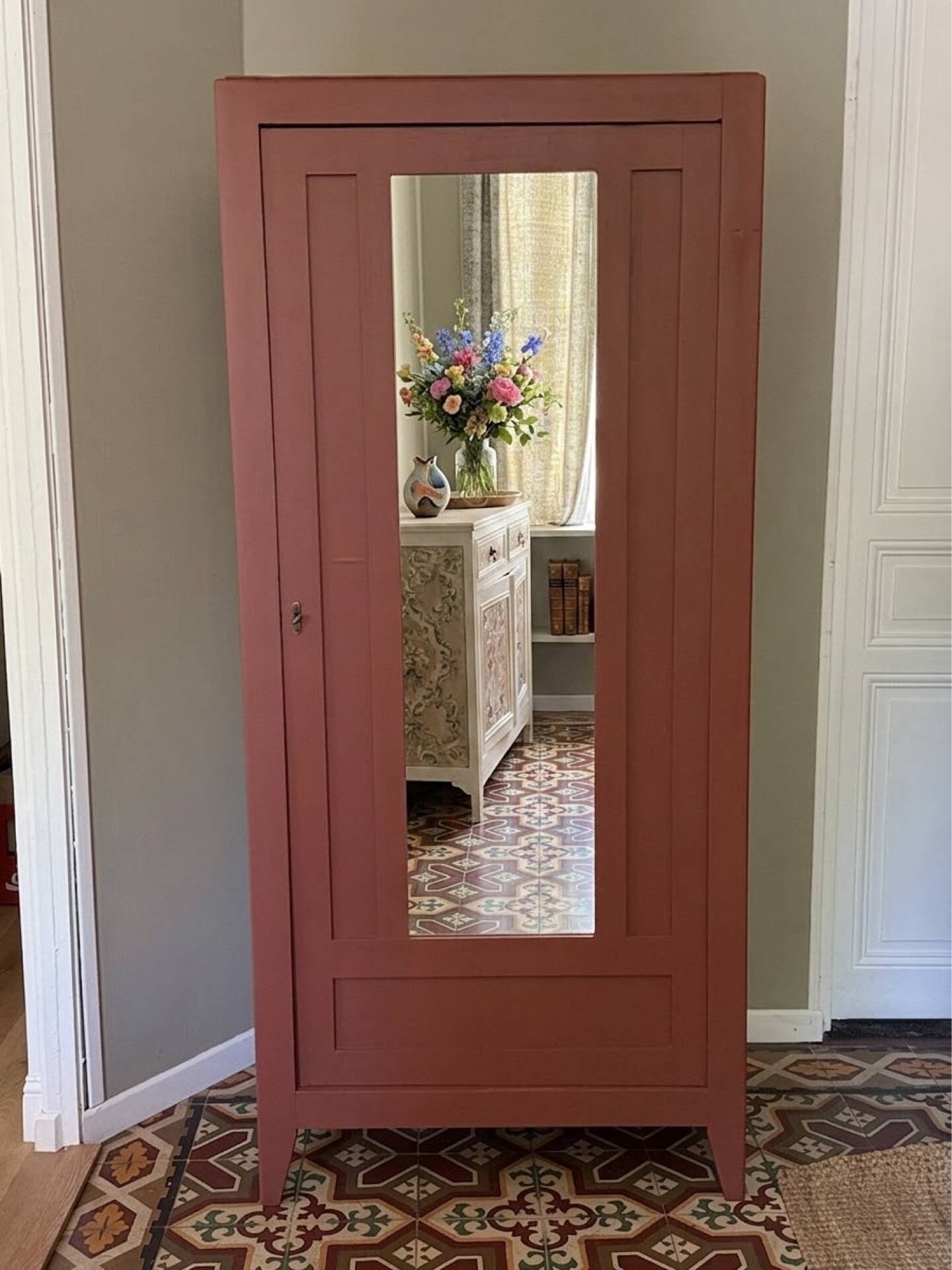 Armoire parisienne