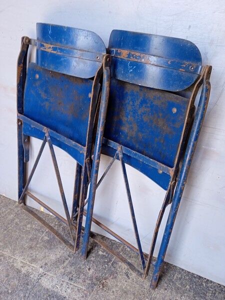 Pair of chairs industrial period 1921