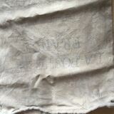 Set tablecloth and towels